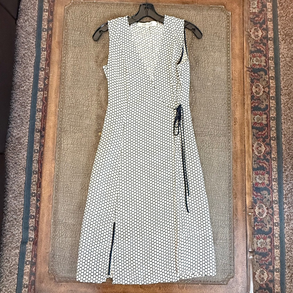 Diane von Furstenberg Black White Honeycomb Dot Wrap Dress Sleeveless Sz 2